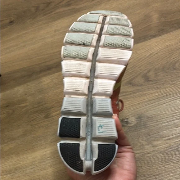 On Running Green and Red Athletic Shoes size 6 - Picture 11 of 14